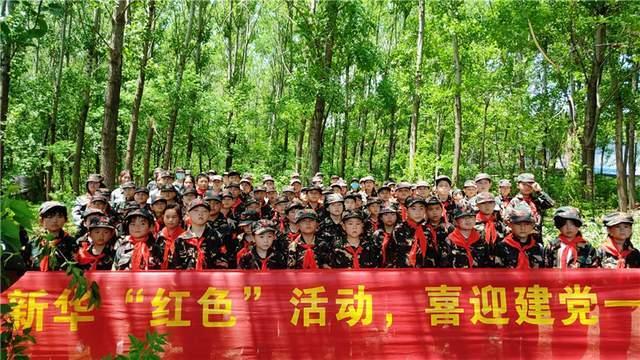 探索12个白球和12个黄球在一个抽屉里头至少抽几次可以保证四个球颜色一样?,发现更多乐趣